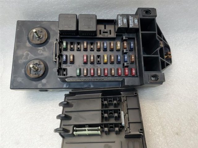 Interior Fuse Box F65B14A067AF 1997-1998 Ford F150 Pickup - Image 5
