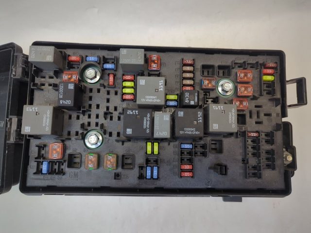 Engine Under Hood Fuse Box *Compare* Fits 2010-2011 Camaro - Image 7