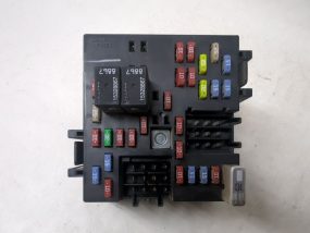 Interior Fuse Box 15058033 (Drivers Dash) Fits 2003-2005 Silverado 2500