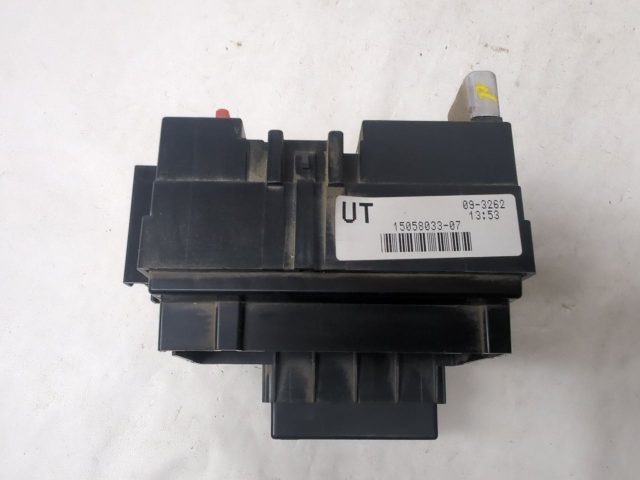 Interior Fuse Box 15058033 (Drivers Dash) Fits 2003-2005 Silverado 2500 - Image 3