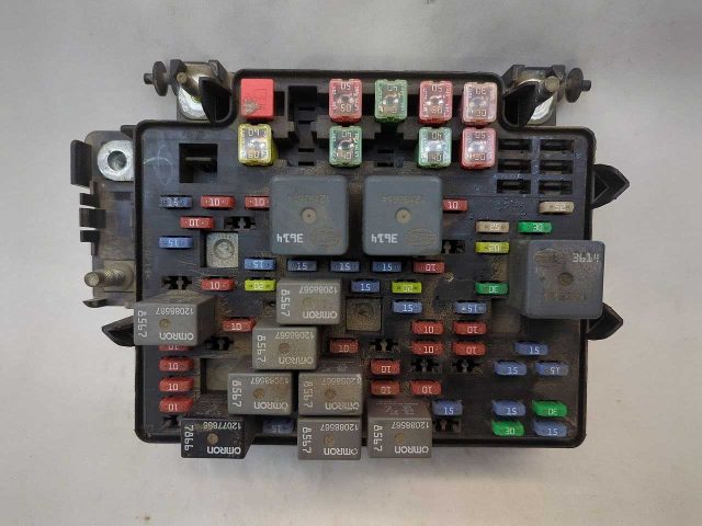 Engine Fuse Box Under Hood 15177117 Fits 2003-2005 Silverado 2500
