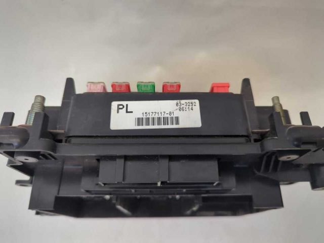 Engine Fuse Box Under Hood 15177117 Fits 2003-2005 Silverado 2500 - Image 3