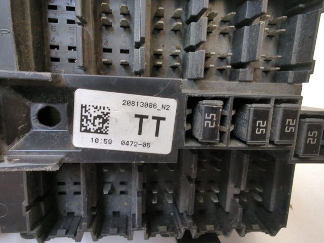 Interior Cabin Fuse Box GM 20813086 Match Part # - Image 3