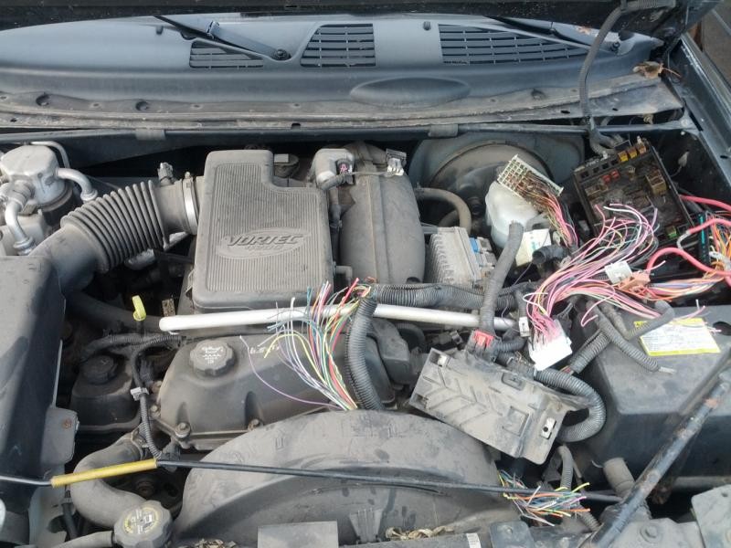 2004 Isuzu Ascender LS 7-Pass (AA0104) Part Out