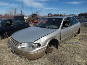 1997 Toyota Camry CE (AA0105) Part Out