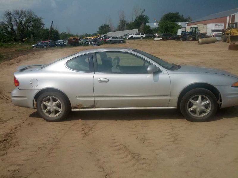 2001 Oldsmobile Alero GL (AA0132) Part Out