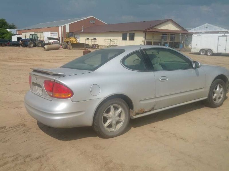 2001 Oldsmobile Alero GL (AA0132) Part Out