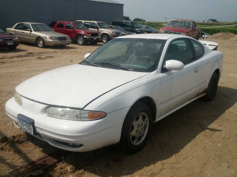 2000 Oldsmobile Alero GL (AA0136) Part Out