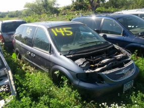 2001 Chrysler Town & Country LX (AA0145) Part Out
