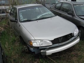 2001 Nissan Sentra XE (AA0021) Part Out