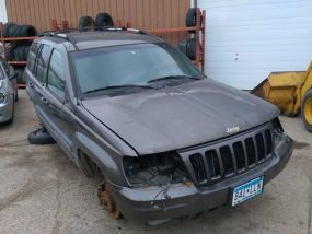 1999 Jeep Grand Cherokee Limited (AA0208) Part Out