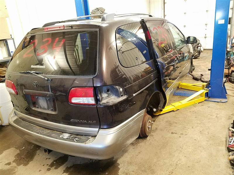 2001 Toyota Sienna XLE (AA0234) Part Out