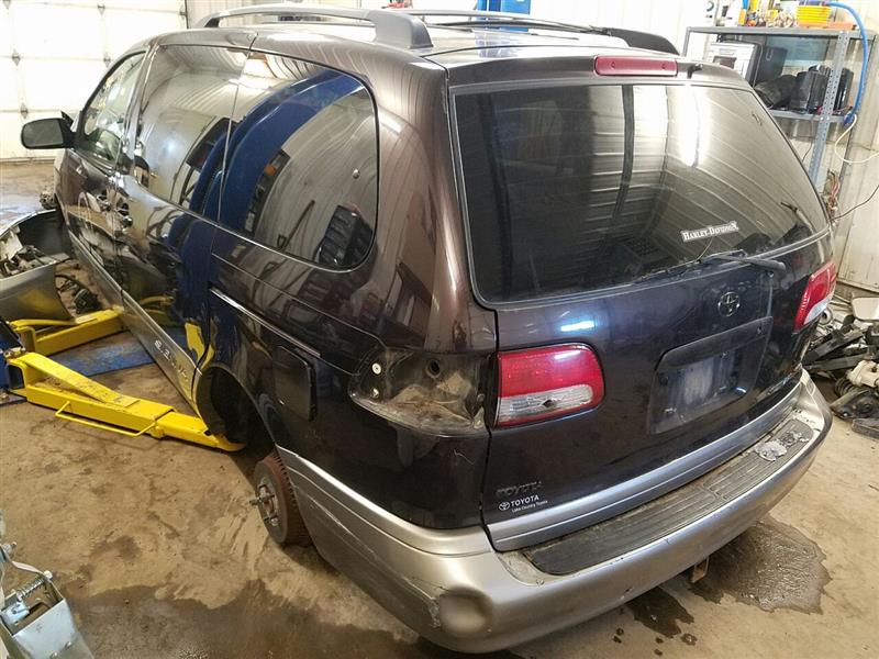 2001 Toyota Sienna XLE (AA0234) Part Out