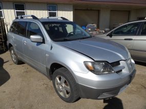 2003 Mitsubishi Outlander XLS (AA0239) Part Out