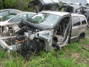 2005 Jeep Grand Cherokee Laredo (AA0045) Part Out