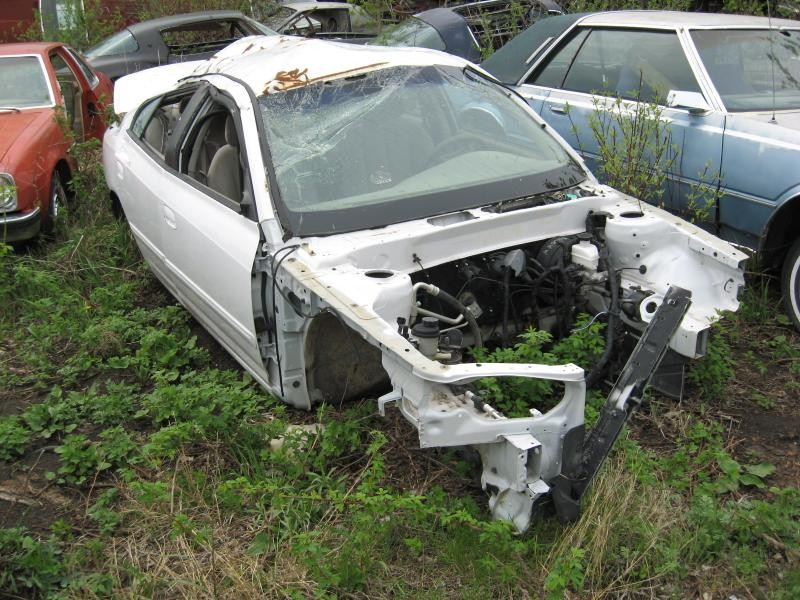 2005 Hyundai Elantra GLS (AA0048) Part Out
