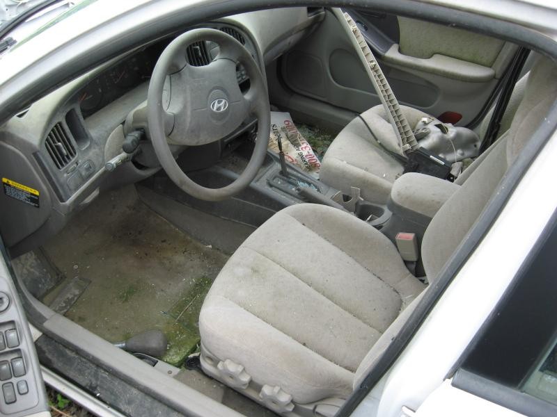 2005 Hyundai Elantra GLS (AA0048) Part Out