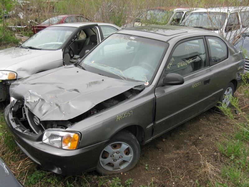 2001 Hyundai Accent GS (AA0057) Part Out