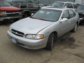 1999 Nissan Altima GLE (AA0079) Part Out