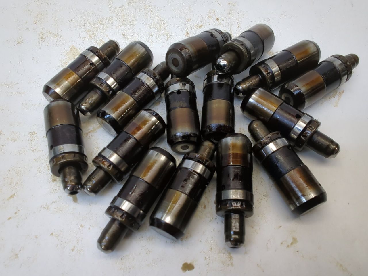 Engine Parts Misc. Valve Lash Adjuster/Lifter Set Of 16 2002 PT Cruiser